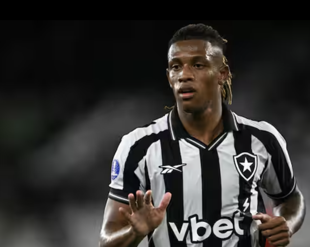 Manchester United Chase Brazilian Midfielder Danilo: £26m Botafogo Star on Radar