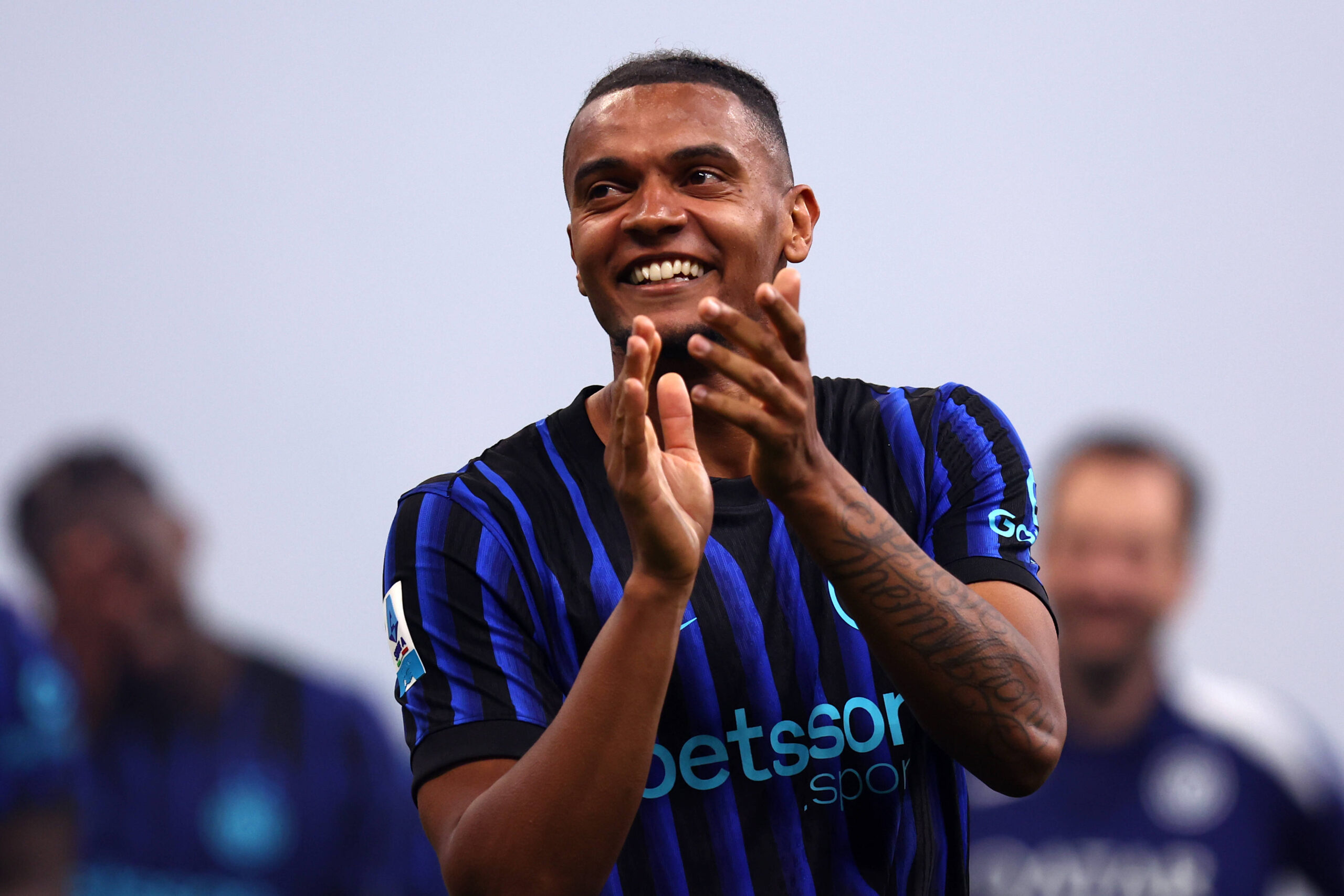 Inter Milan Trigger €15m Clause to Sign Manchester City's Manuel Akanji After Serie A Triumph