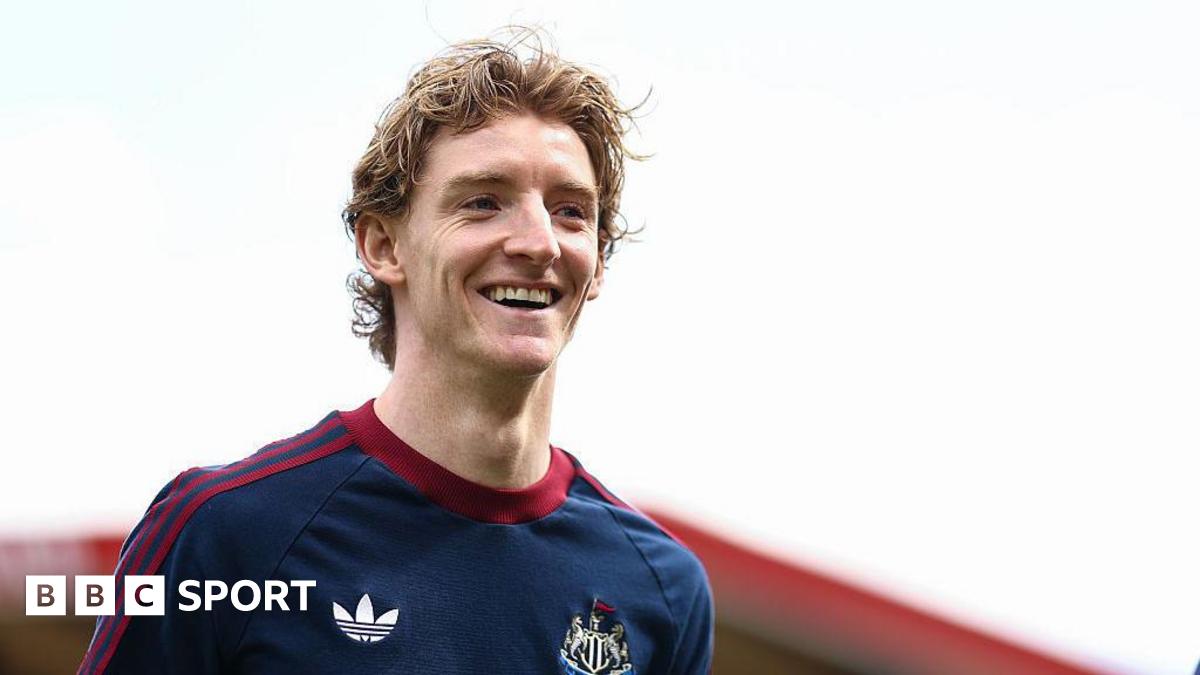 Eddie Howe's Shock Benching of Anthony Gordon: A Nod to Newcastle's Future