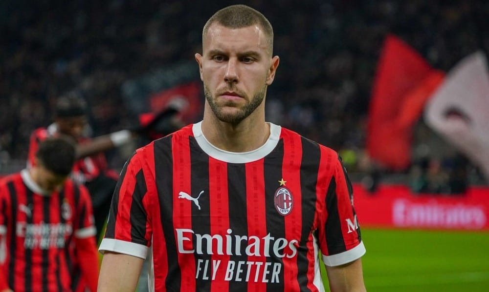 Manchester United Lead Race for £43m AC Milan Defender Strahinja Pavlovic