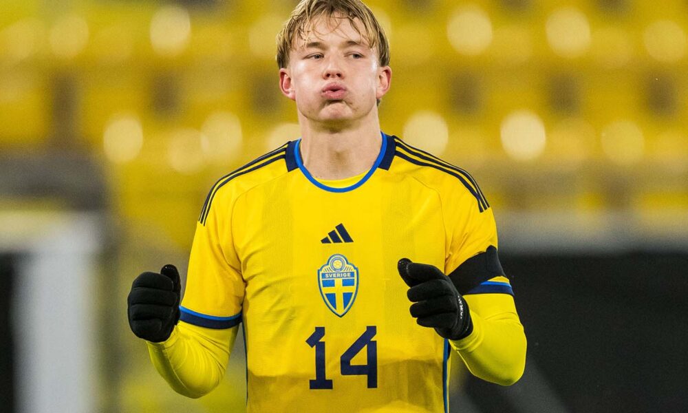 Manchester United Battle Arsenal & Liverpool for £35m Bundesliga Clean Sheet King