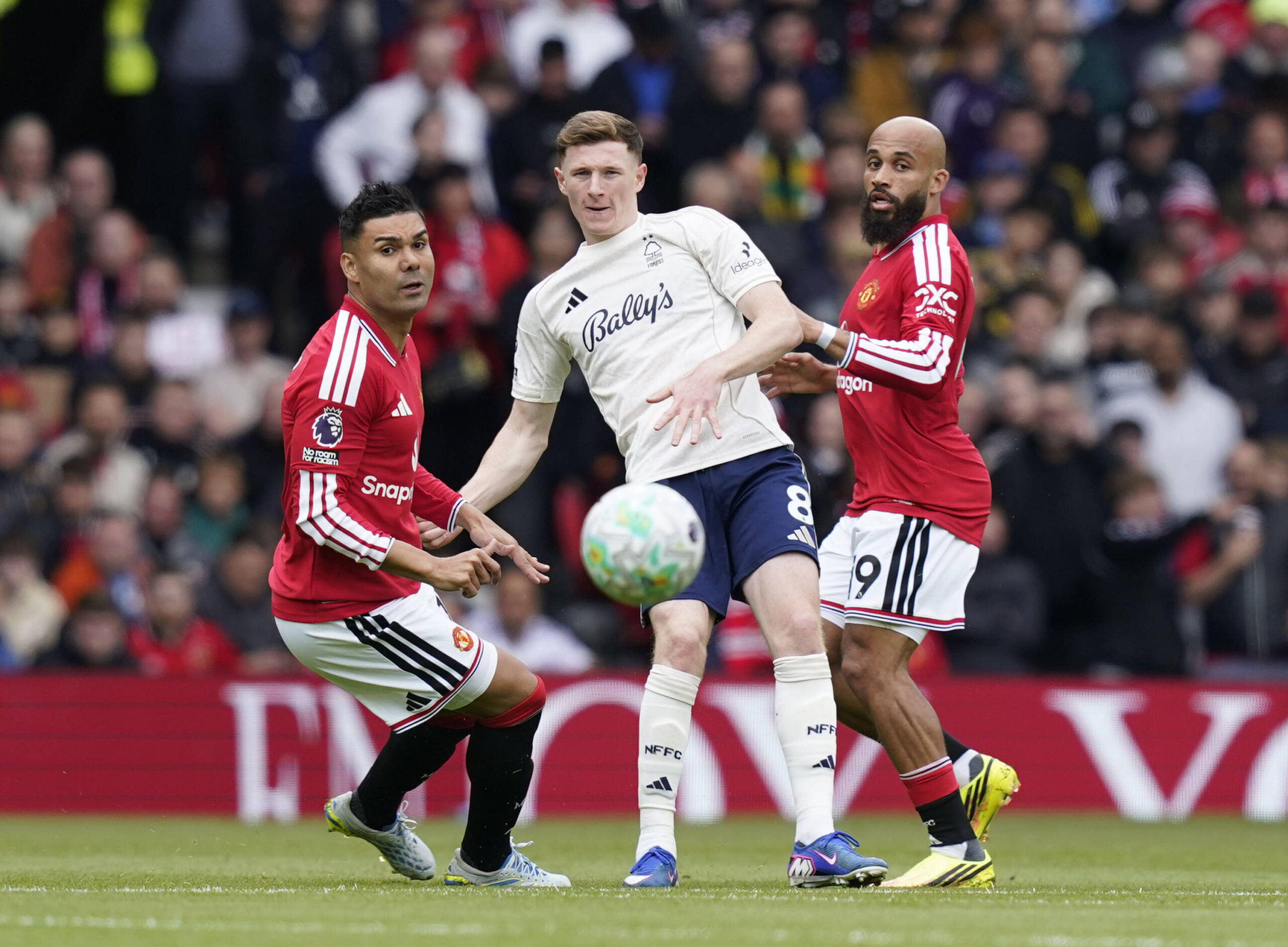 Gary Neville: Manchester United muss Casemiro durch Newcastles Elliot Anderson ersetzen