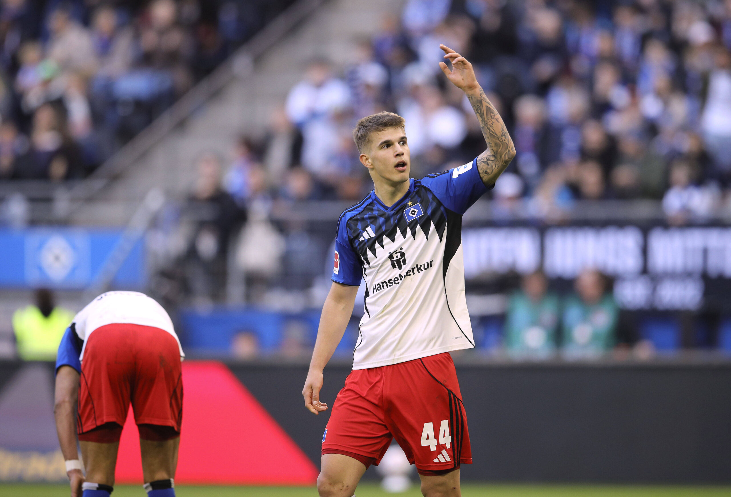 Tottenham Face Pivotal Decision on Rising Star Luka Vuskovic Future