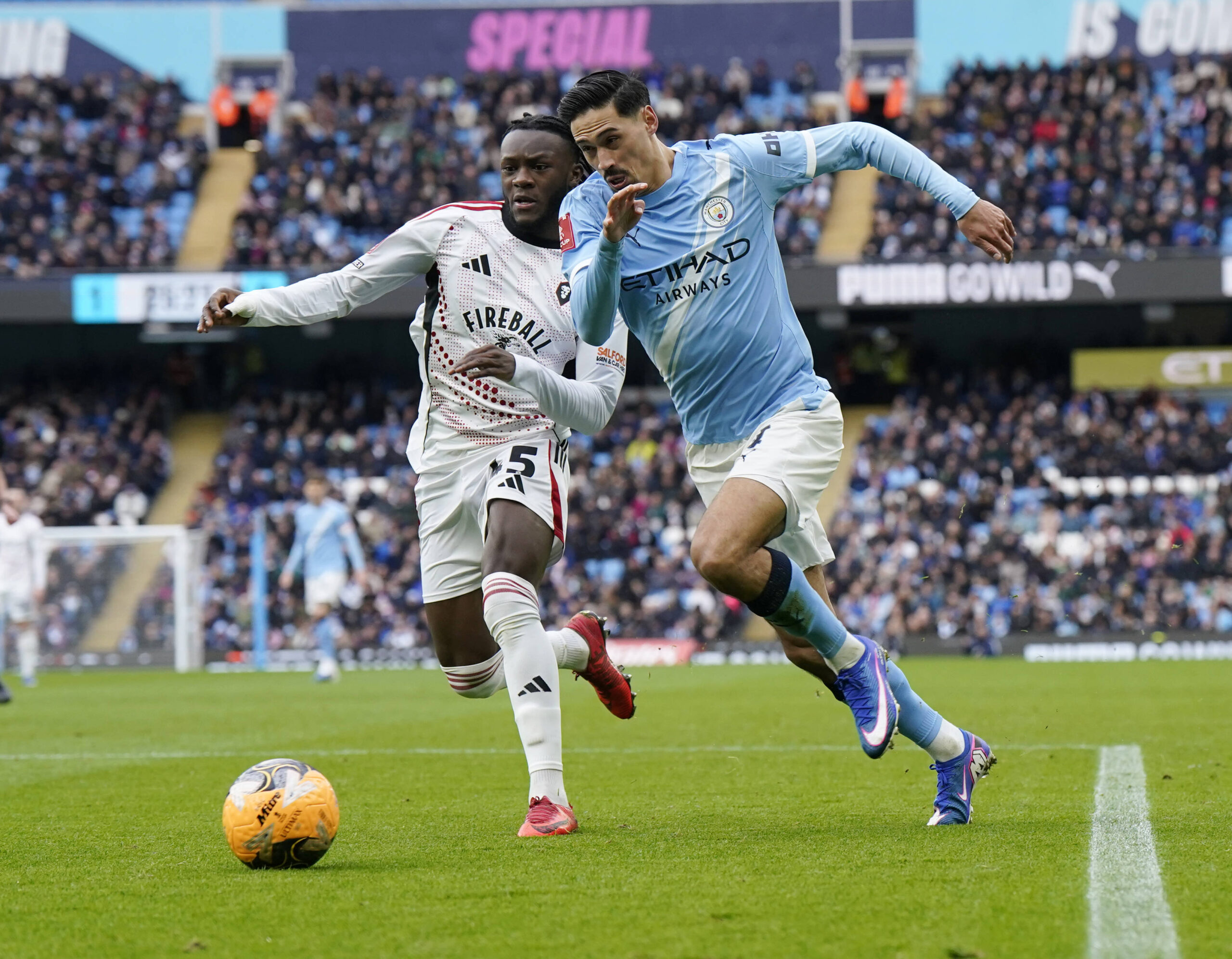 Arsenal Join Race for Manchester City Star Tijjani Reijnders in £46.5M Summer Swoop
