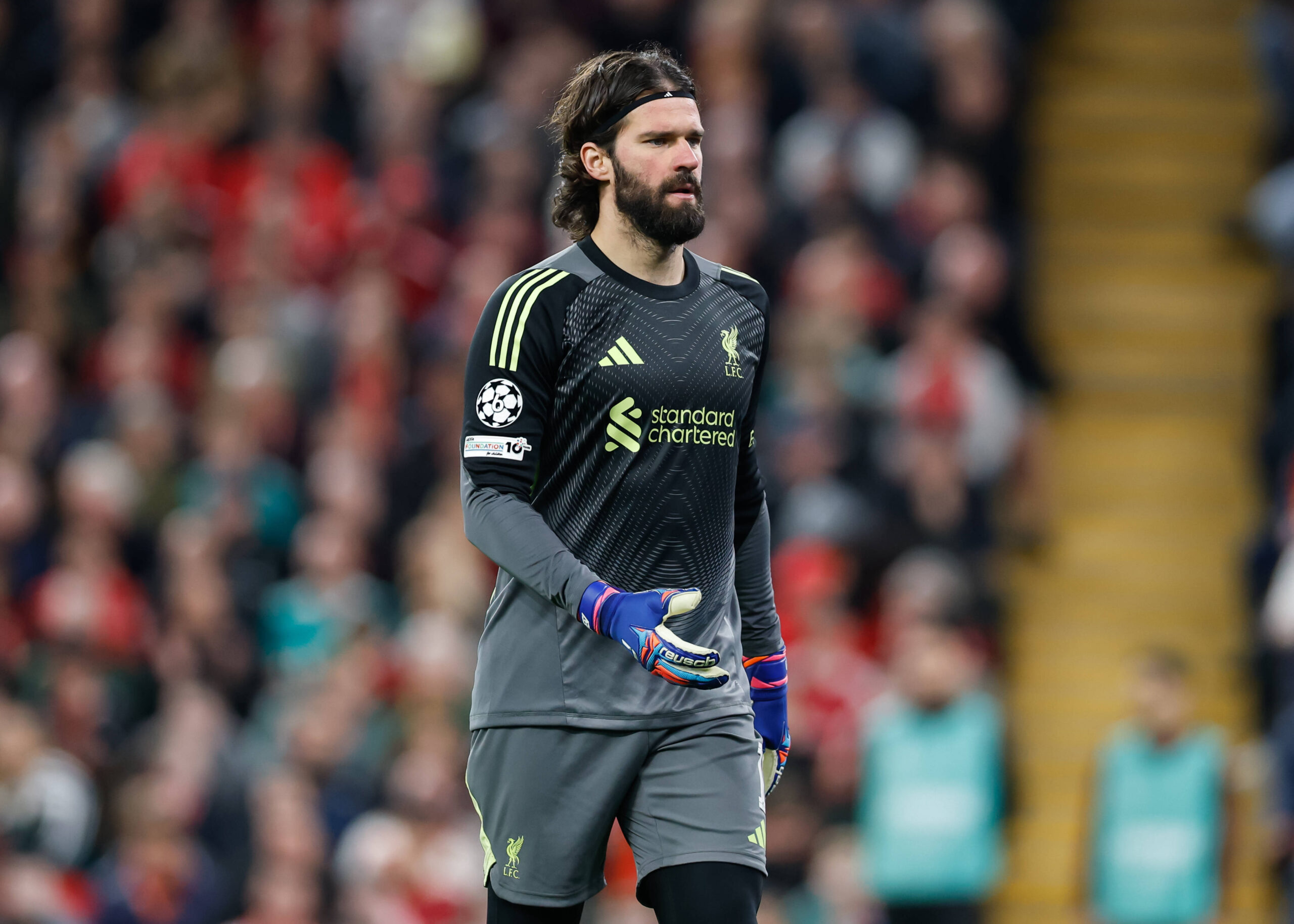 Alisson bleibt: Slot bekommt Rückhalt für Defensiv-Plan