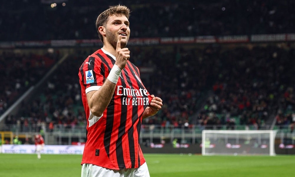 Tottenham plot surprise swoop for AC Milan forward Santiago Gimenez
