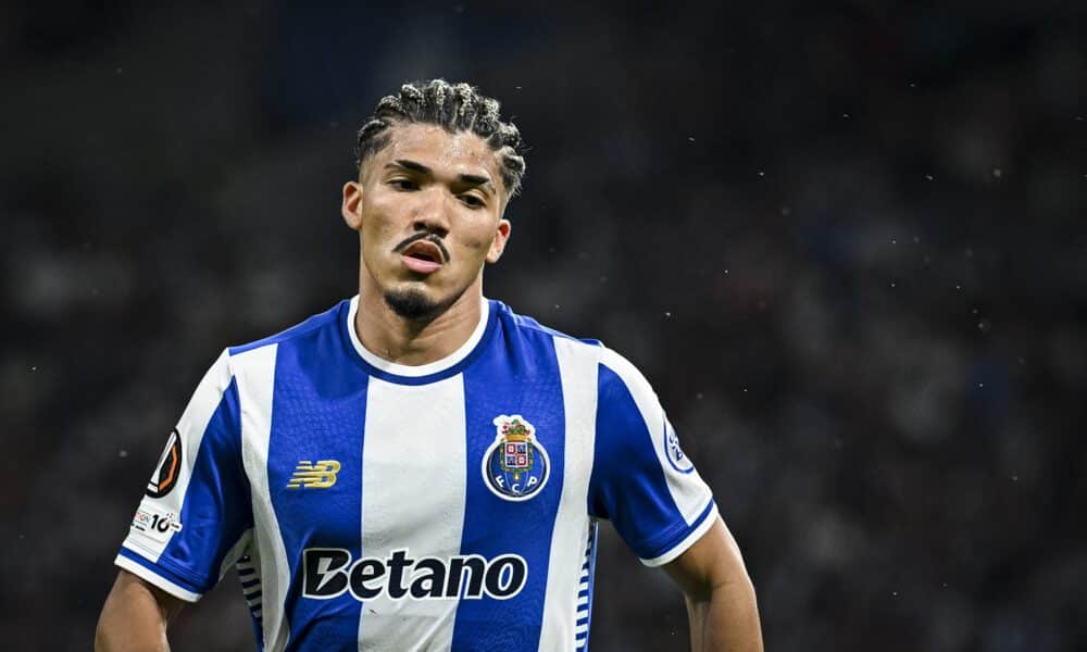 Arsenal and Man Utd Battle for £69m Porto Winger William Gomes