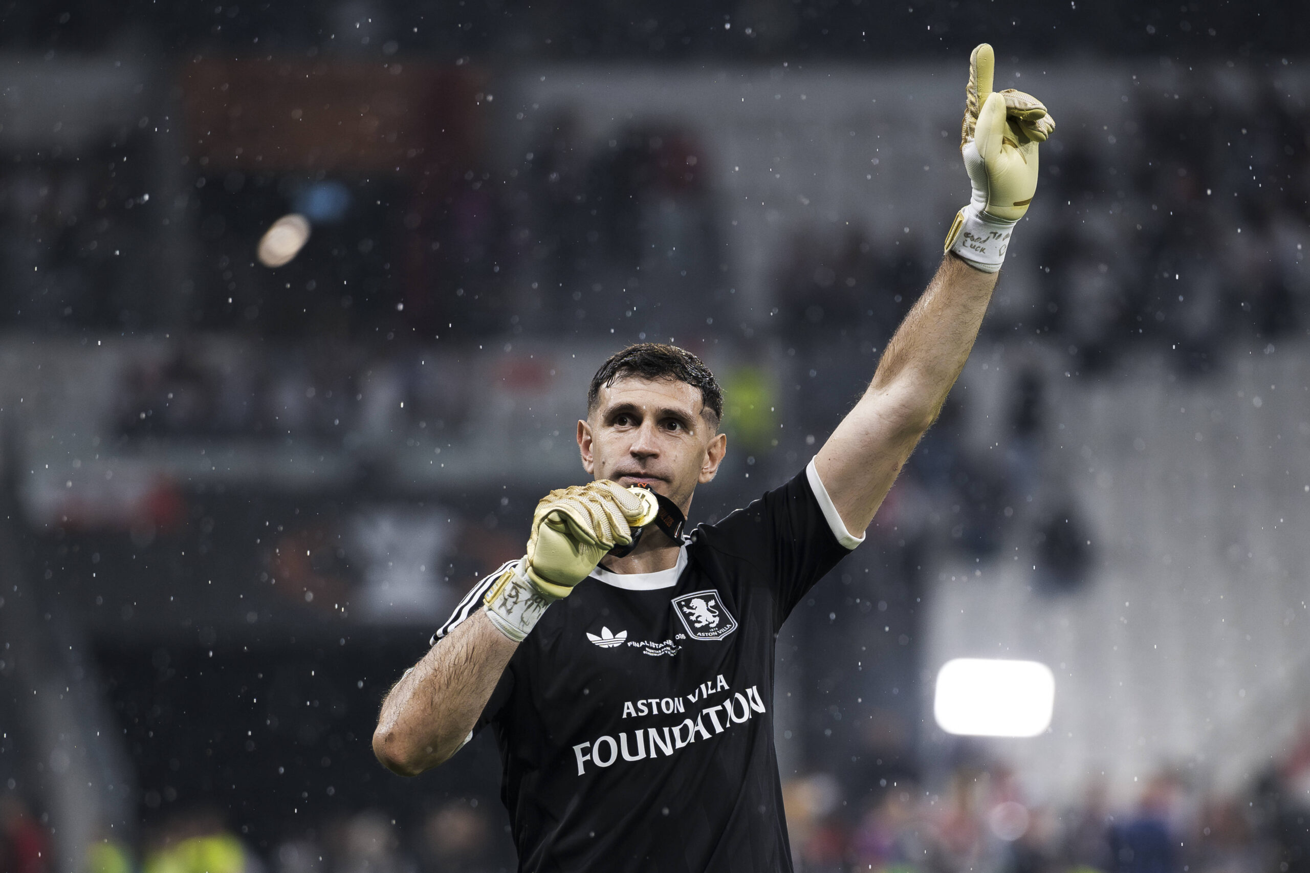 Juventus in Talks to Sign Aston Villa's Emiliano Martinez