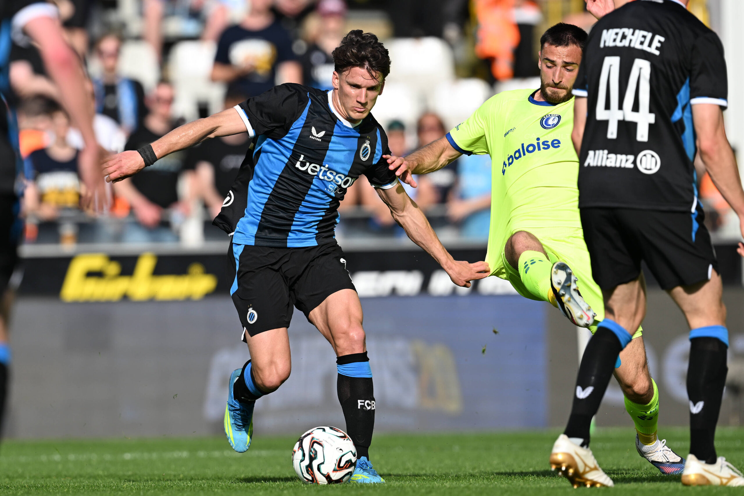 Arsenal Formalising Pursuit of Top Transfer Targets Trio Revealed by Journalist