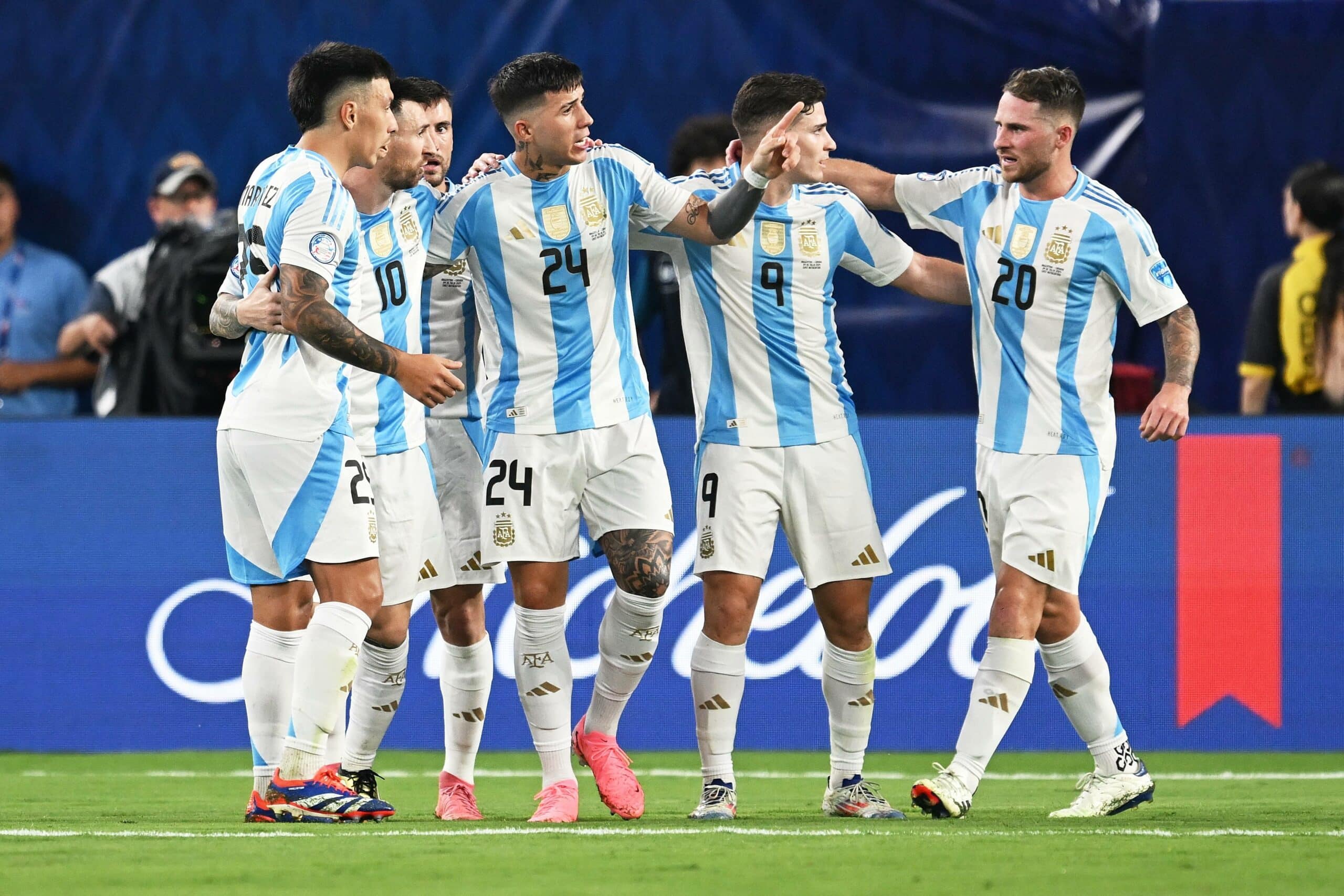 Arjantin-İngiltere Yarı Finalinde Messi Sürprizi: Yıldız Oyuncu Sahada