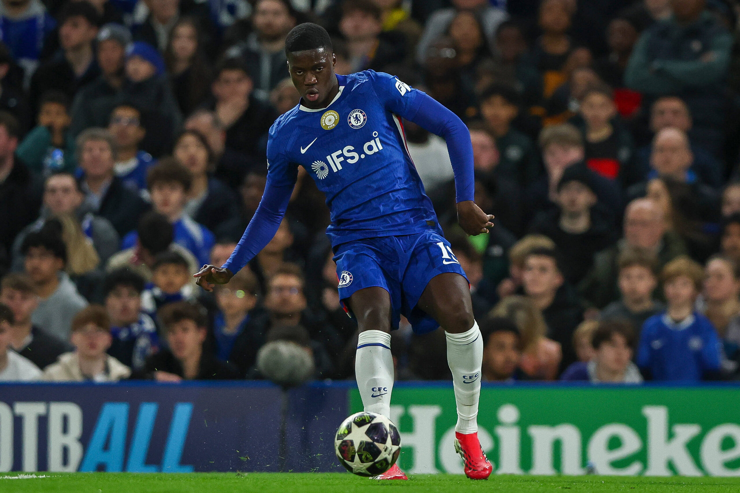 Chelsea, Mamadou Sarr'ı Kiralamayı Düşünüyor