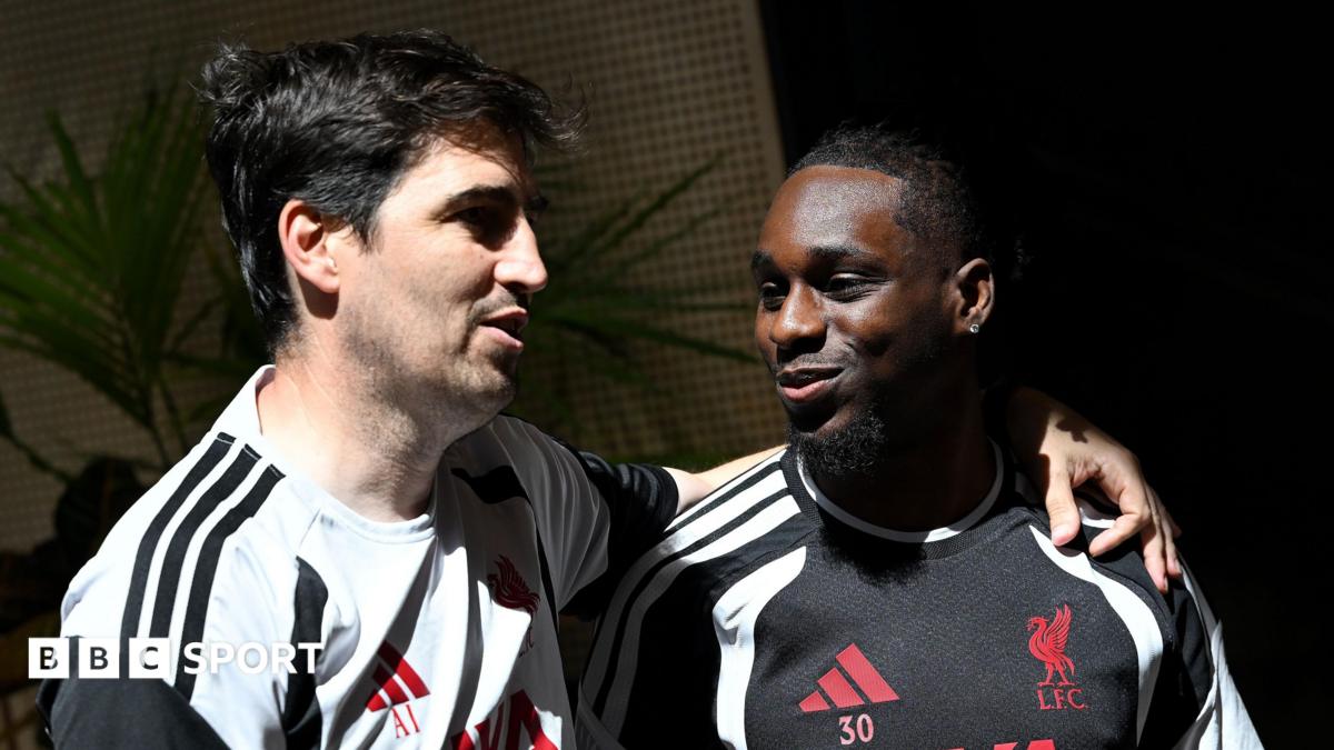 Andoni Iraola'nın Liverpool'da İlk Haftası: Zorlu Kararlar Kapıda