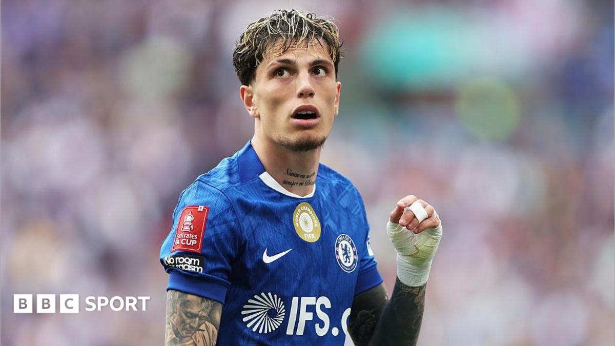 Aston Villa Enter Talks to Sign Chelsea Winger Alejandro Garnacho on Loan