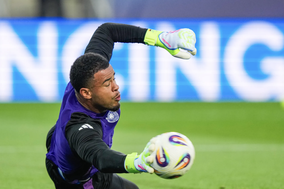 Aston Villa jagt Freiburg-Keeper Atubolu