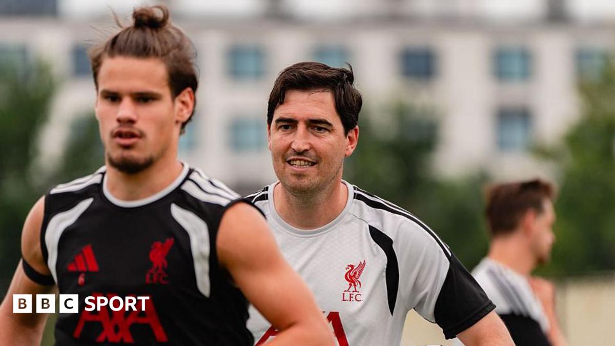 Iraola'nın Liverpool'u: Yoğunluk, Gülümsemeler ve Lewandowski Etkisi