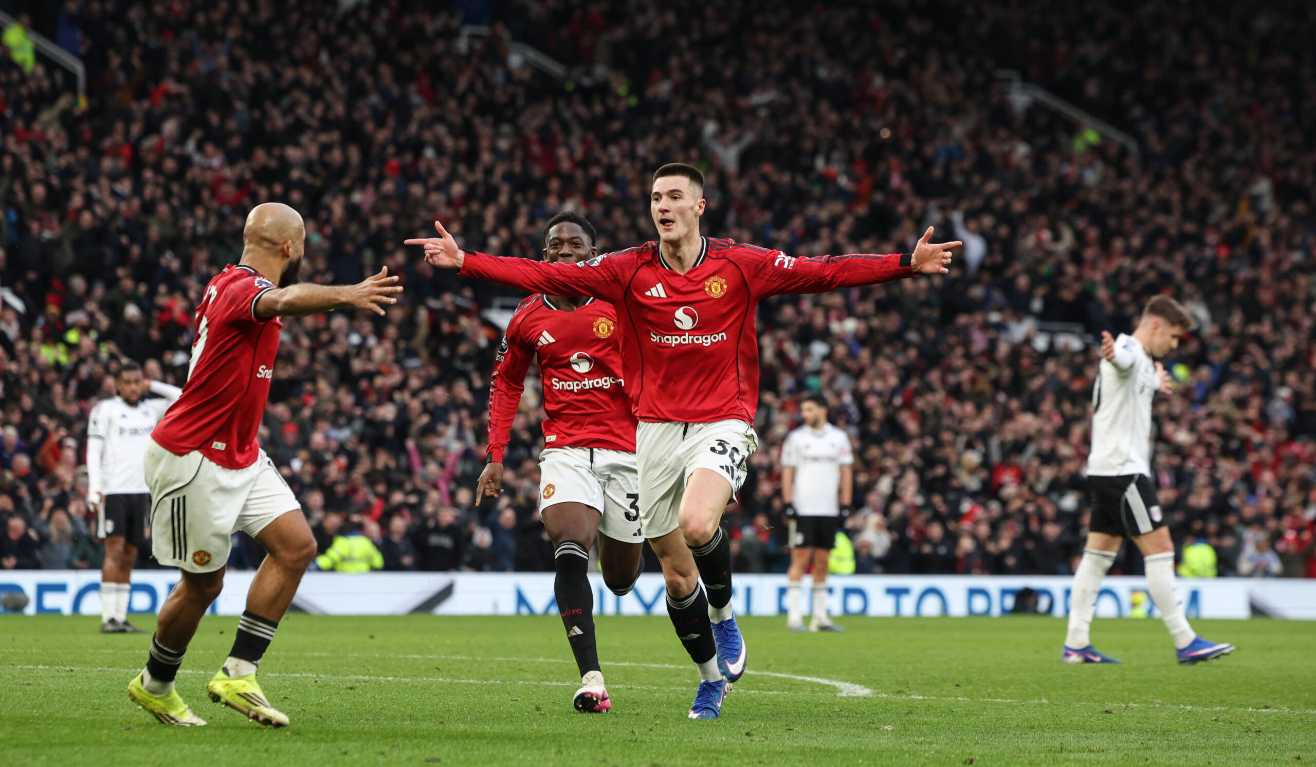 Bayern Munich Track Benjamin Sesko as Man United Future Uncertain