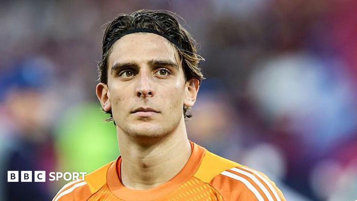 Hull Sign Greece Keeper Tzolakis for Club-Record Fee