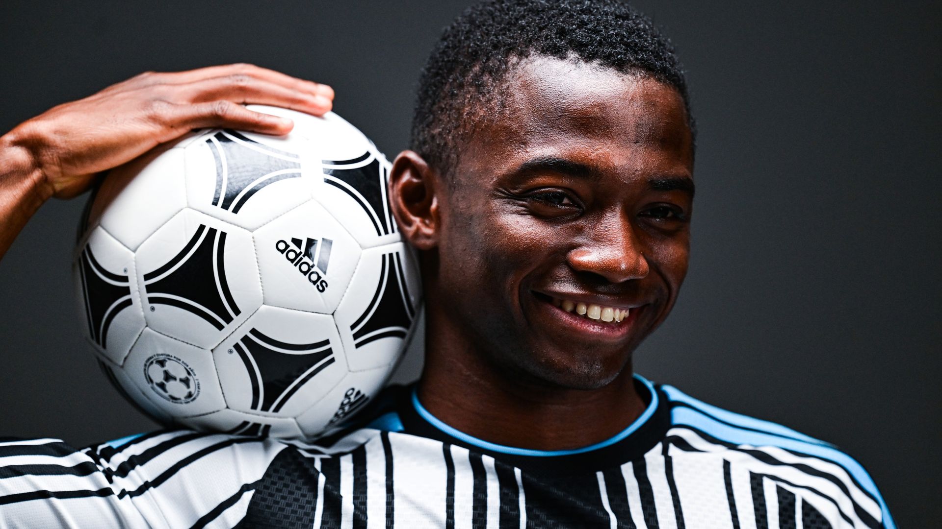 Newcastle holt Toure: Signal in stürmischen Zeiten