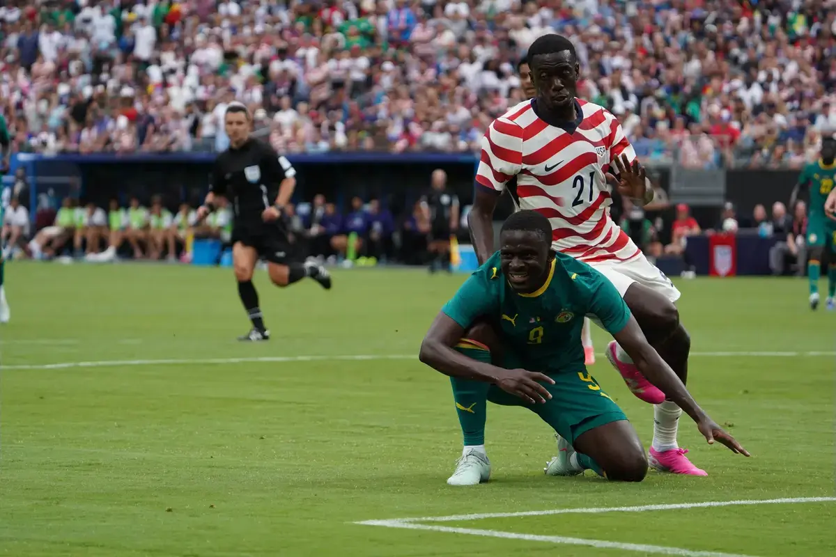 Middlesbrough and Hull City Battle for Free Agent Striker Seeking England Move