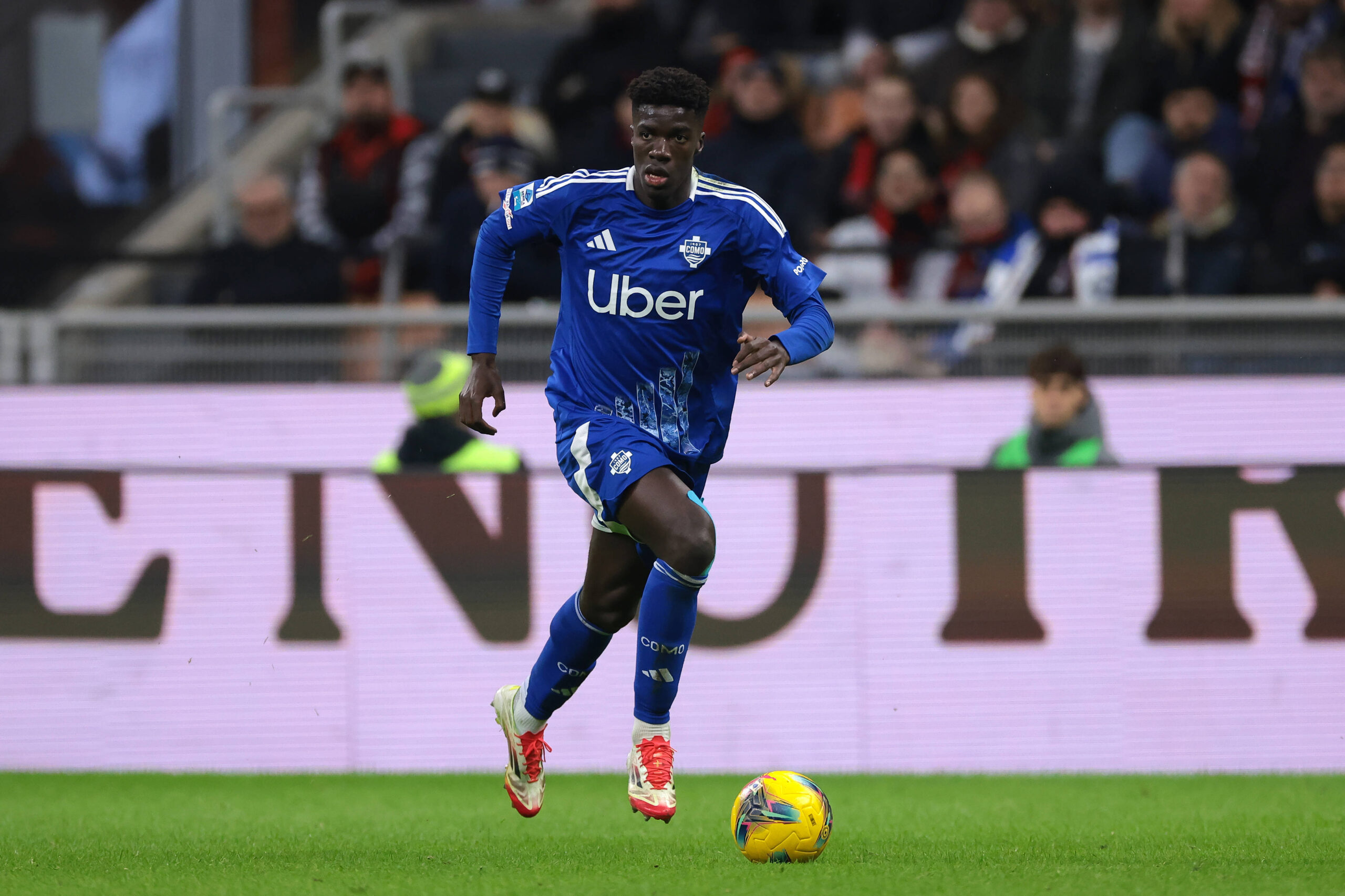 Everton Join Race for Como Winger Assane Diao