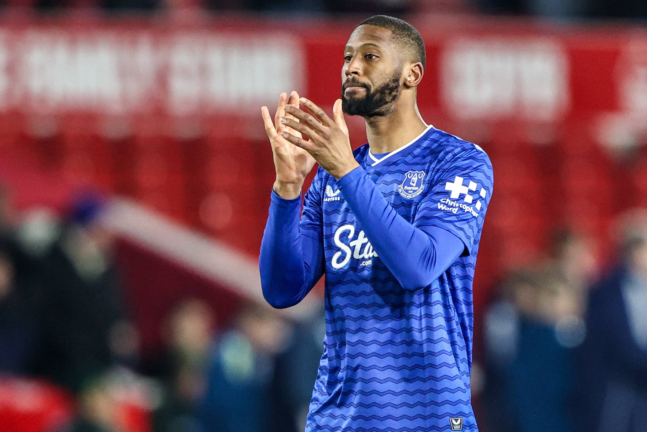 Everton Open to Selling Beto as Fiorentina Circle
