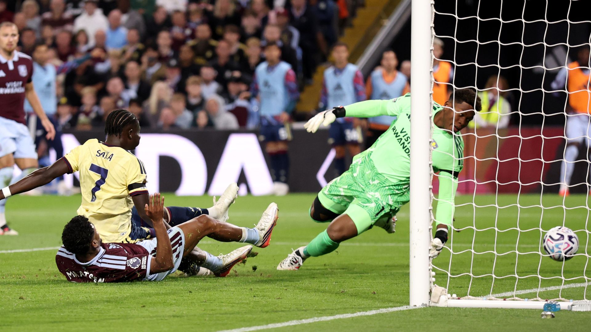 Saka entscheidet: Arsenal schlägt Aston Villa 1:0