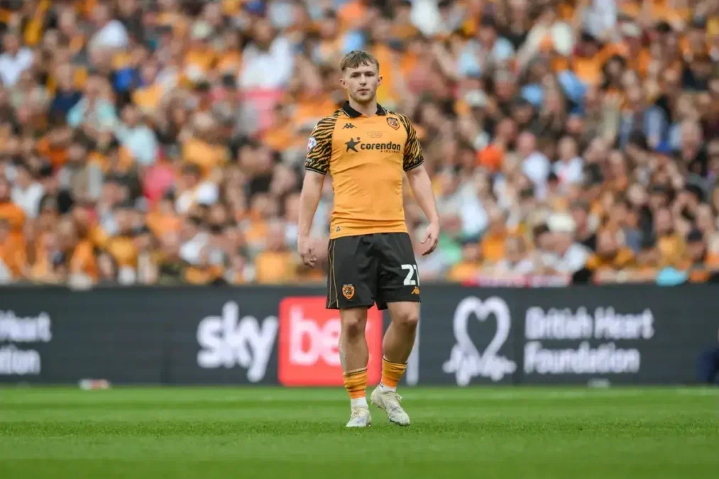 Hull City schlägt Sheffield United im Poker um Leeds-Stürmer Gelhardt