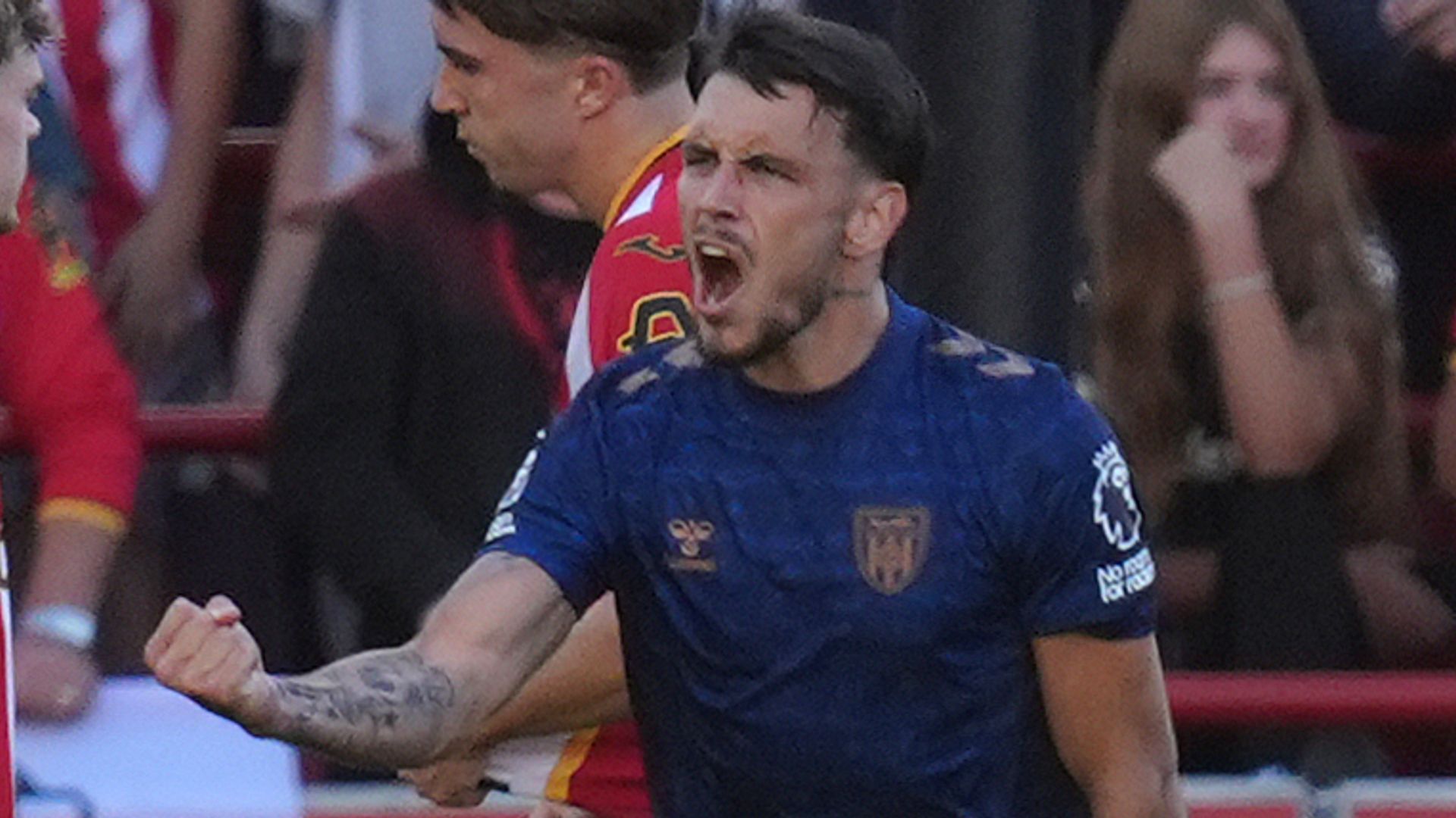 Le Fee's Late Penalty Earns Sunderland Draw at Brentford