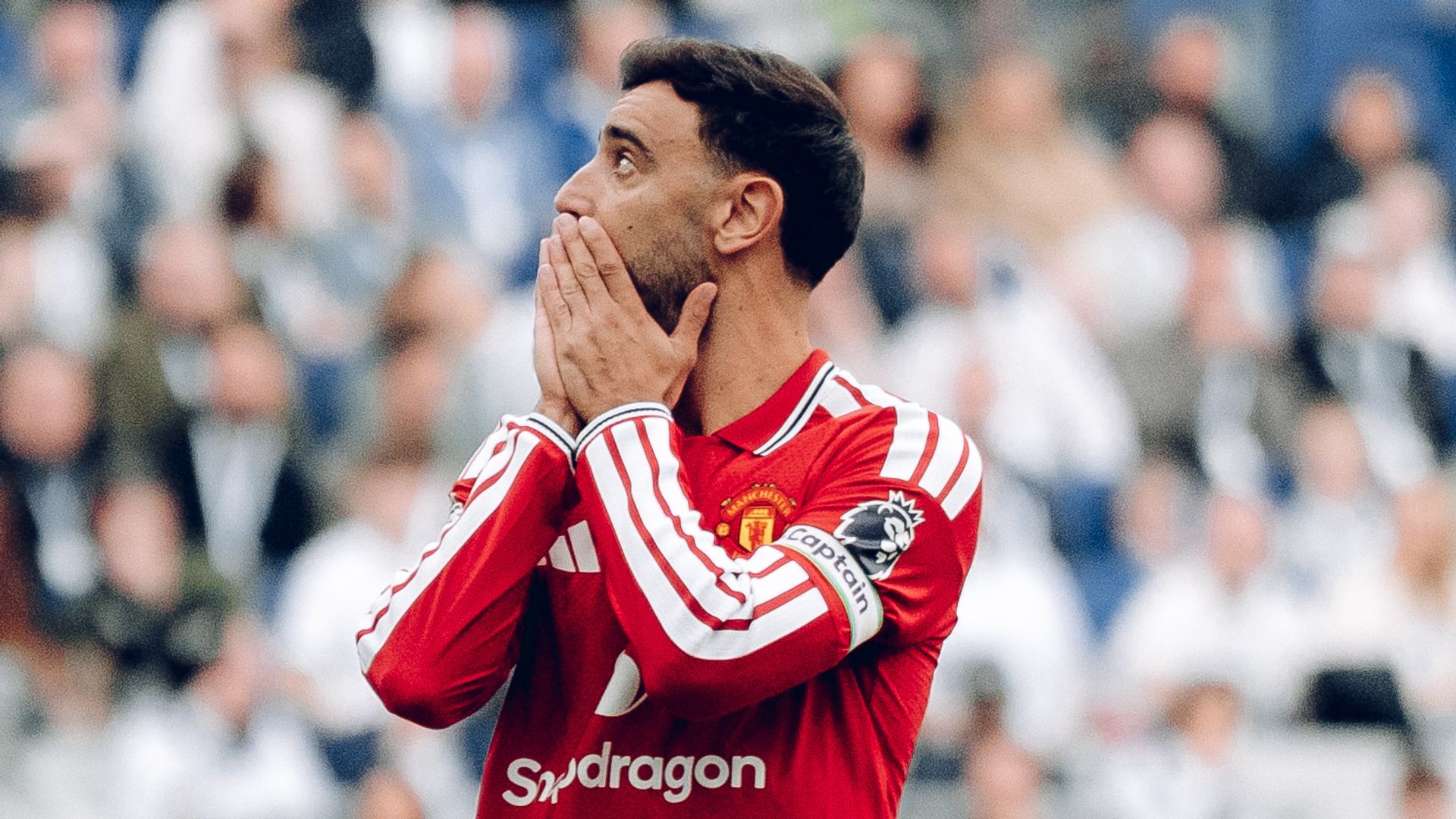 Carrick's Man Utd Lacking Spark, Konsa Impresses for Arsenal