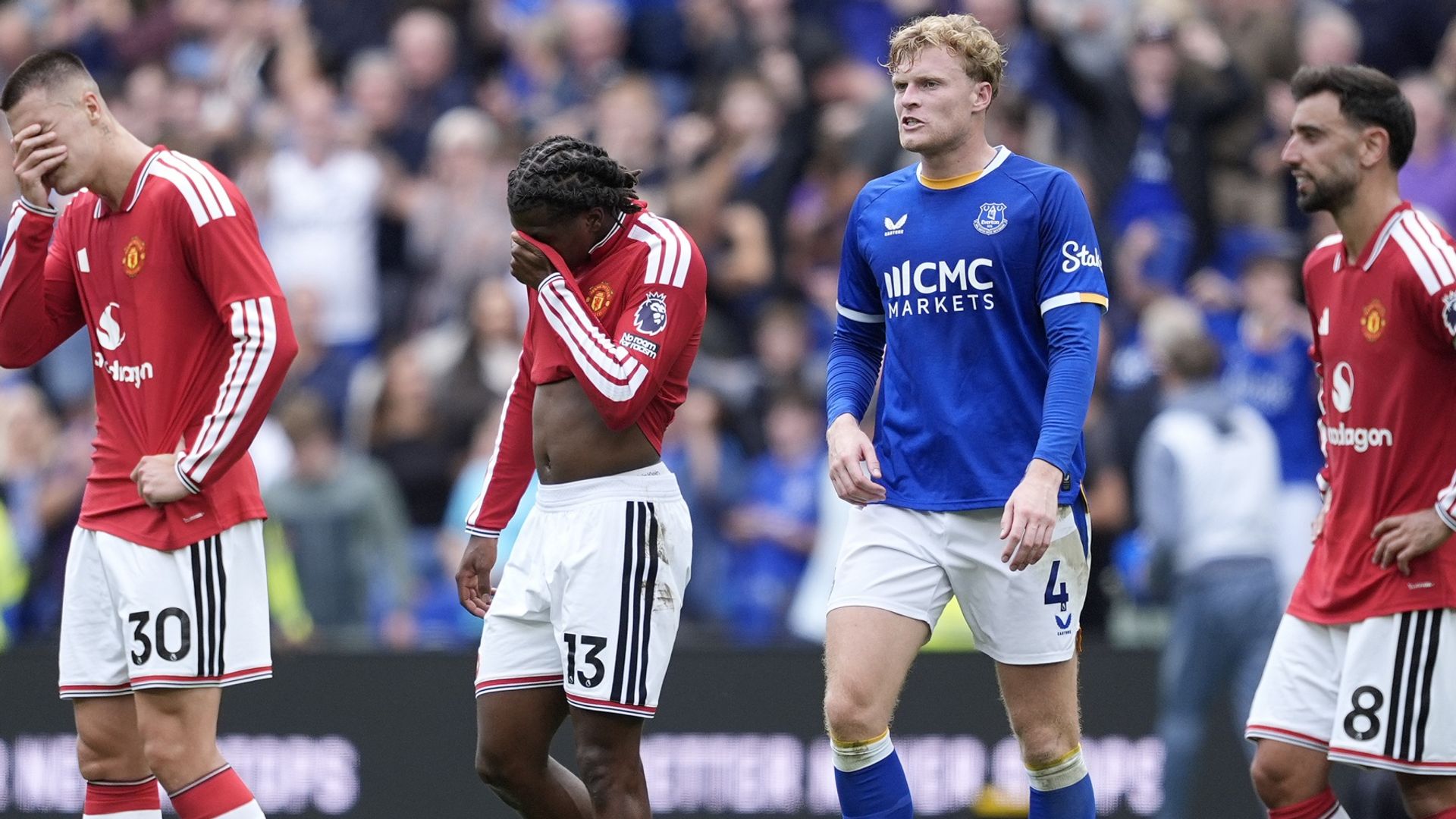 Neville besorgt: Uniteds Gegentor-Muster