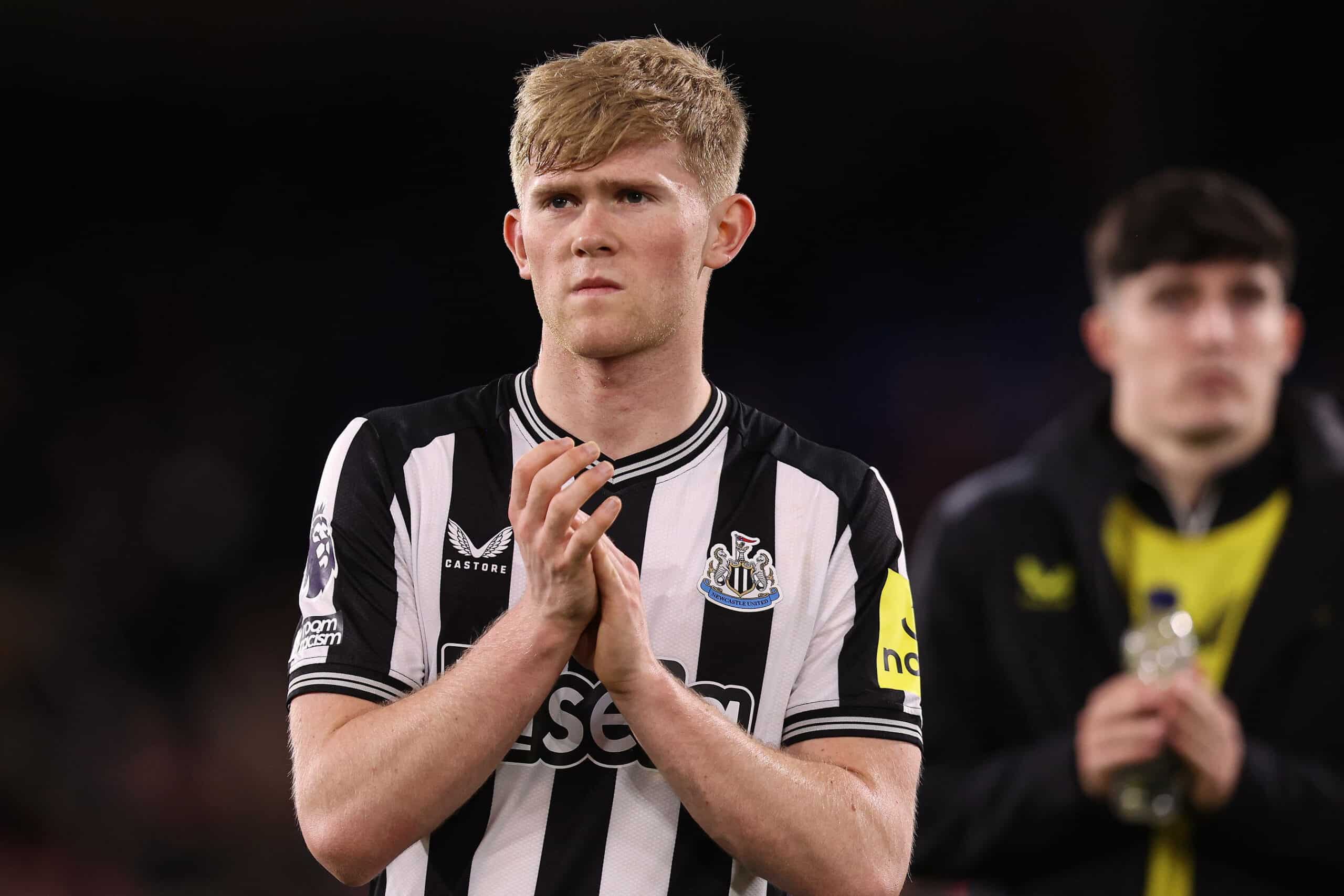 ManUnited verpasst Lewis Hall: Newcastle verlängert mit Star