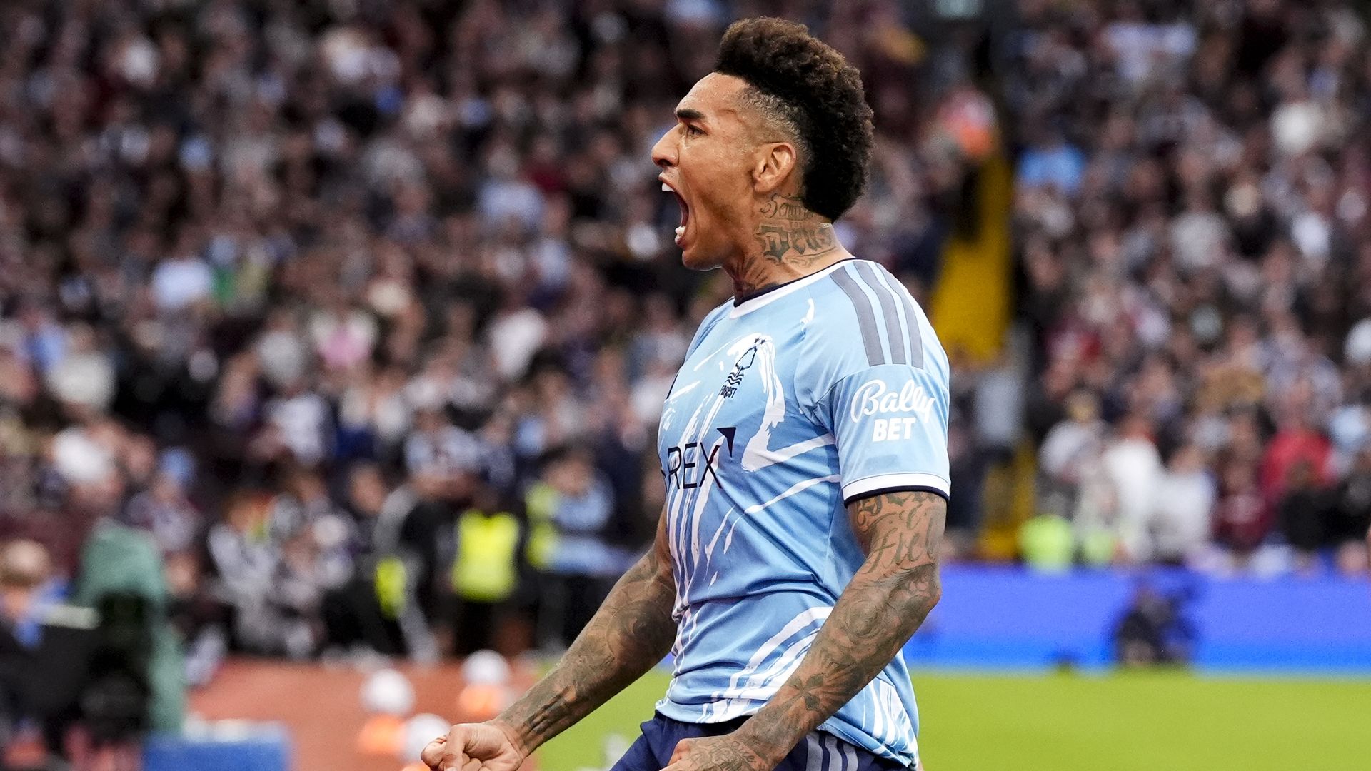 Glasner-Fluch: Forest schlägt Villa 2:1 in Villa Park