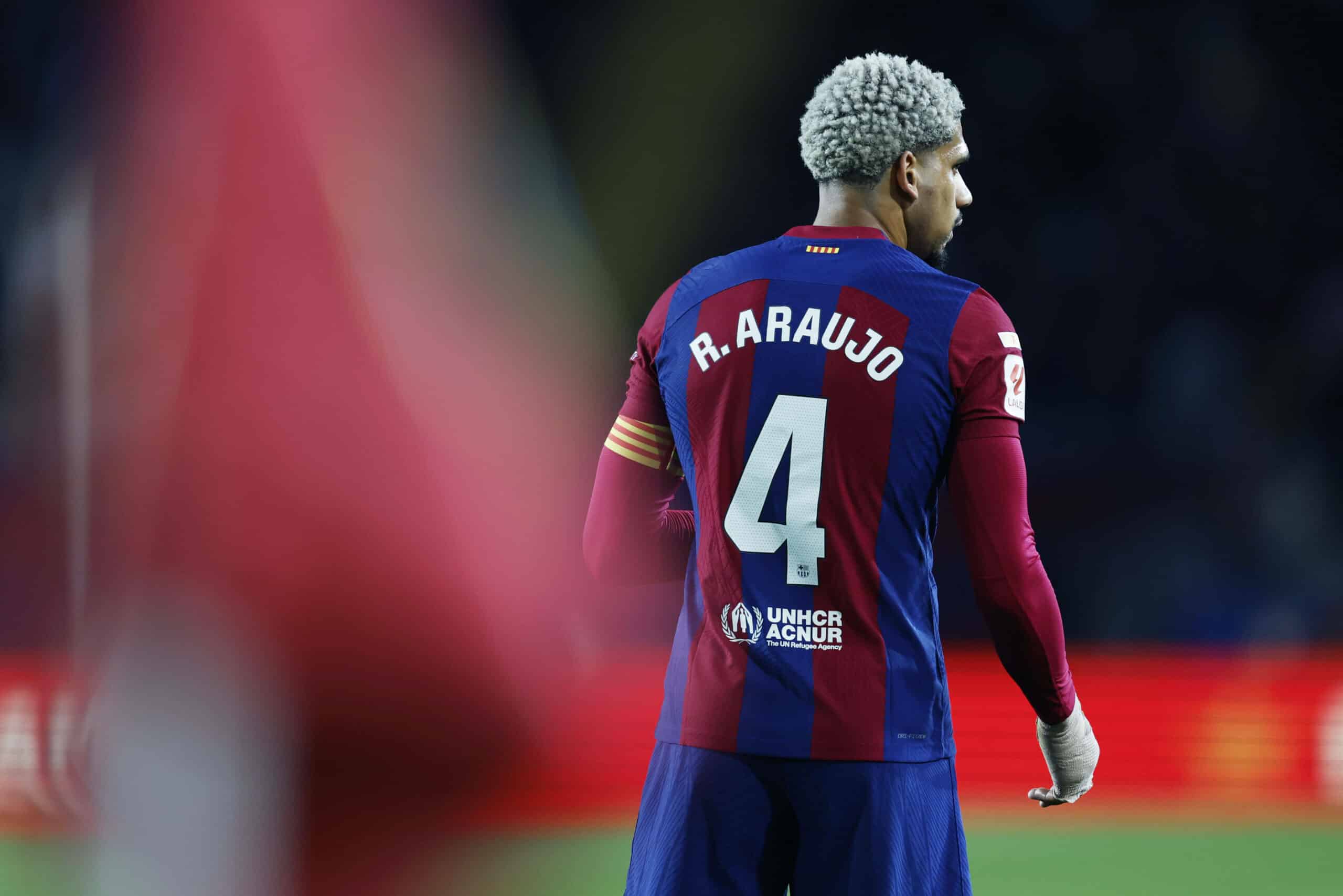 Liverpool: 55-Mio-Option für Araujo – Was dahinter steckt