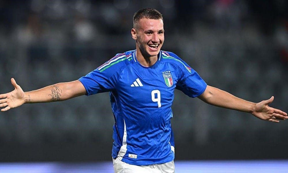 Chelsea Battle Tottenham and City for 18-Year-Old Milan Striker