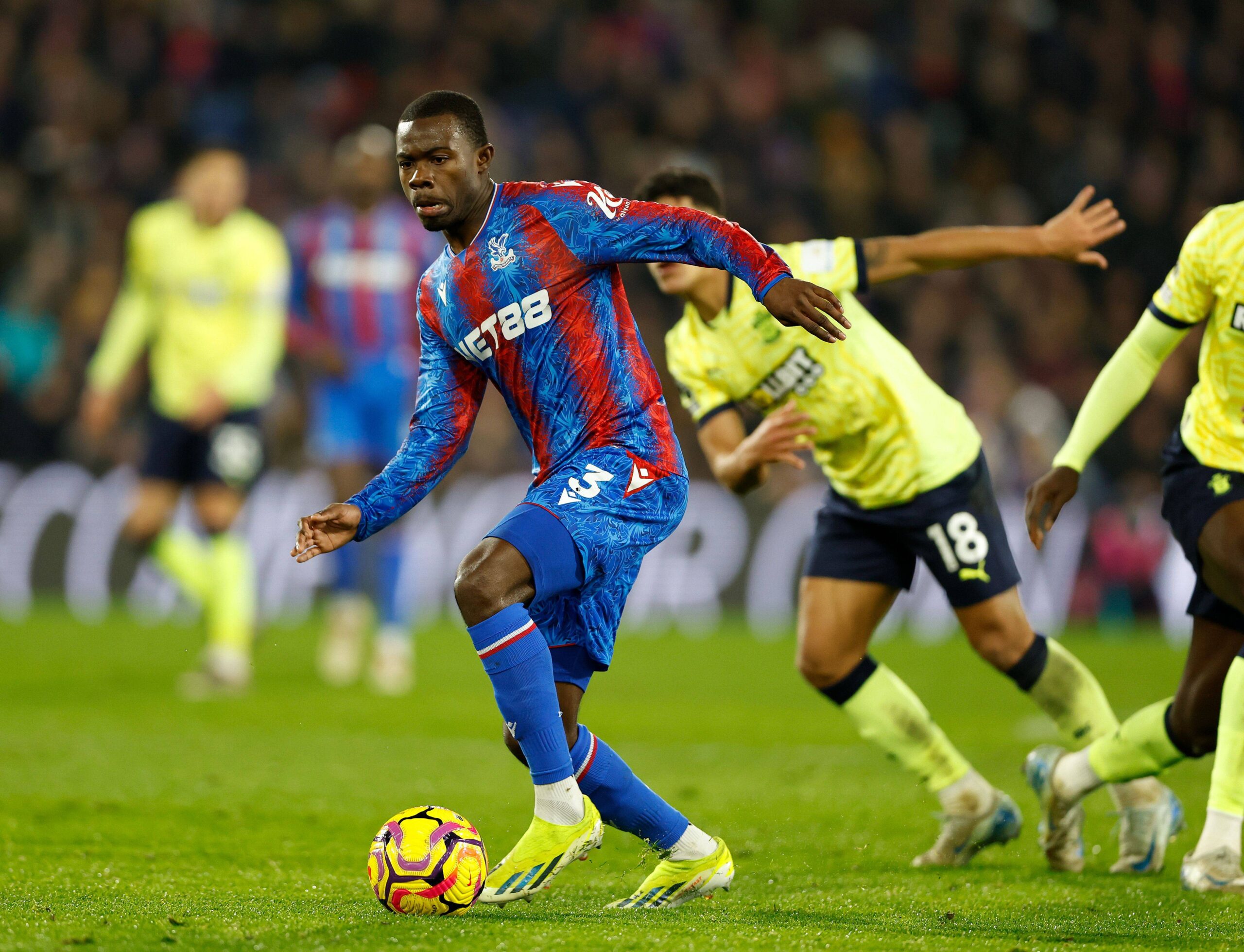 Man Utd, Liverpool & Chelsea Eye Tyrick Mitchell Transfer
