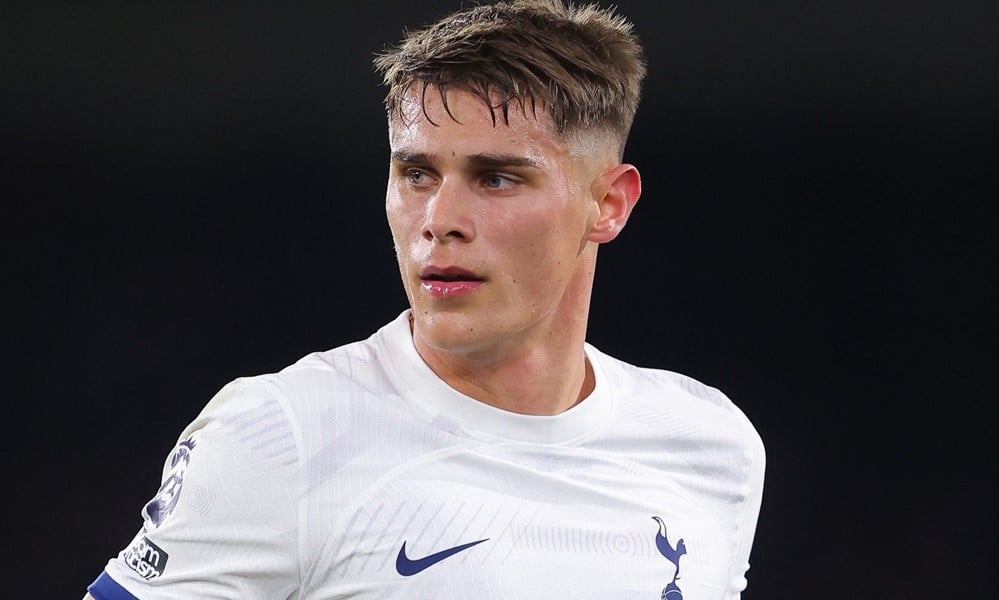 Liverpool Plot £43m Swoop for Micky Van de Ven to Replace Van Dijk