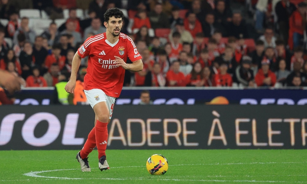 Chelsea & Man Utd in £68m Battle for Benfica's Tomás Araújo