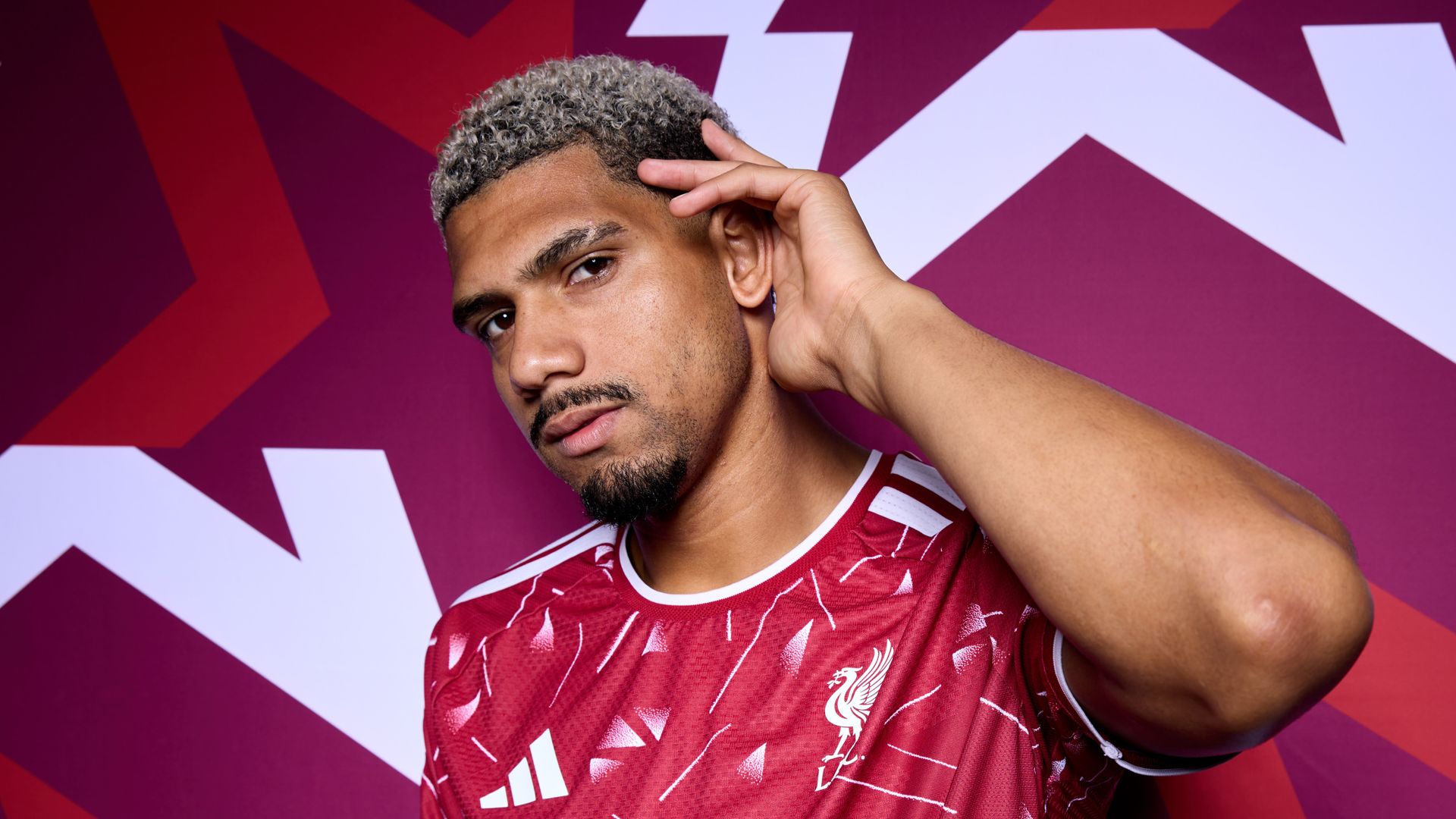 Araujo bei Liverpool: Leihgabe löst das Rechtsverteidiger-Problem