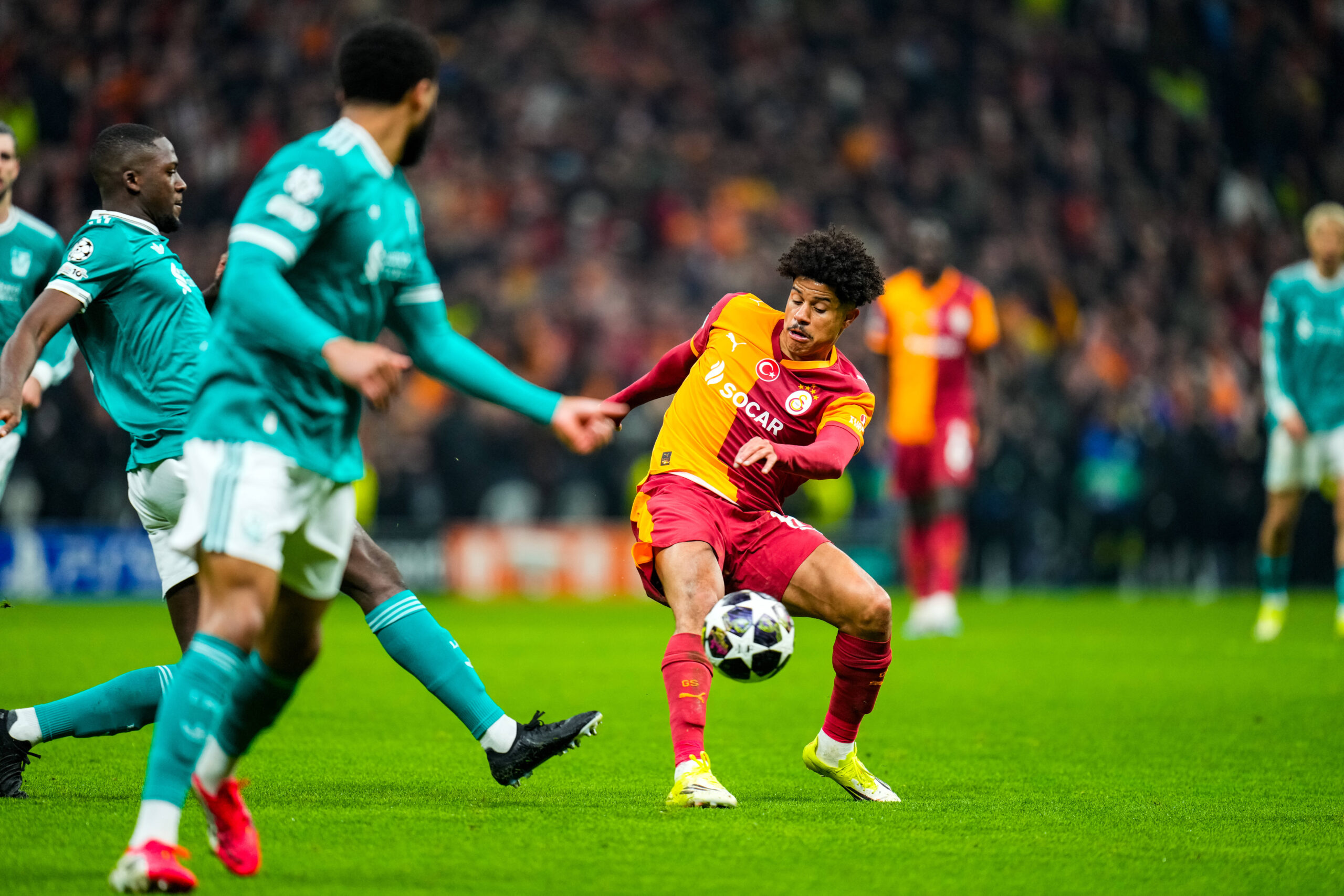 Newcastle and Everton Eye January Move for Galatasaray's Gabriel Sara