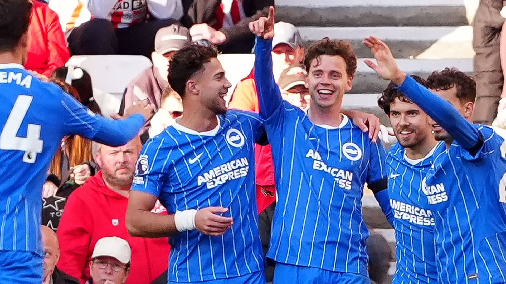 Brighton Win 2-0 at Sunderland with Ten Men, Stay Third