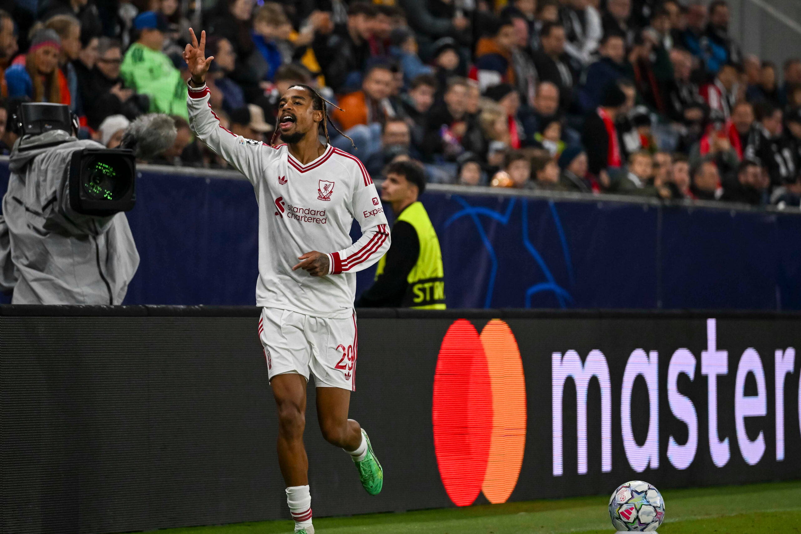 LASK 3-6 Liverpool: Barcola Hat-Trick Eases Iraola Pressure