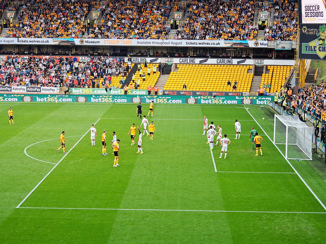 Wolverhampton's False Structure: Why Gary O'Neil's Possession Game Is a Tactical Lie