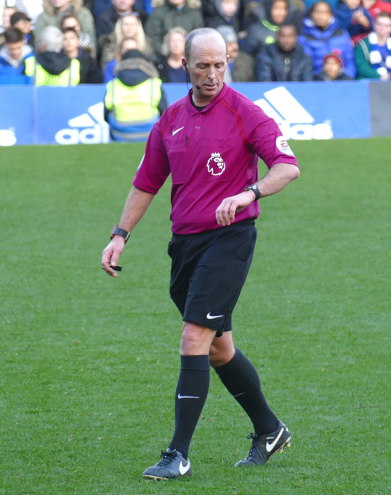 VAR Has Turned Premier League Referees Into Bureaucrats — And It's Ruining Football