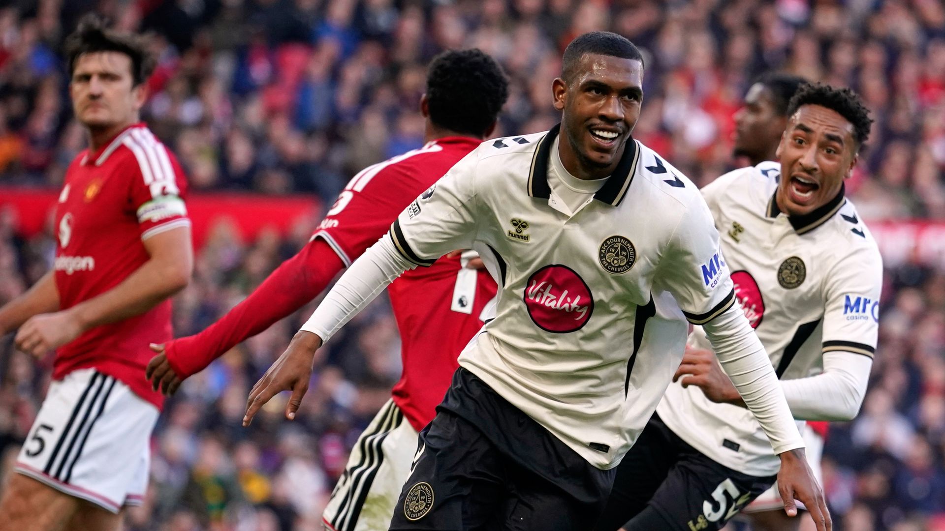 Man United 0:3 Bournemouth: Carrick lässt Fernandes fallen